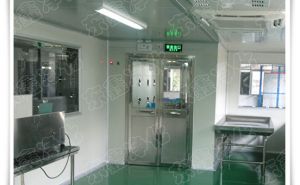 你知道風淋室通道是人員進出無塵室所必需的嗎？-【東鑫凈化】