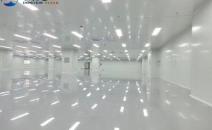萬級無塵車間裝修該怎么保障潔凈度？【東鑫凈化】