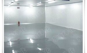 無(wú)塵車間的地面會(huì)吸水防刮擦，更多視頻搜索視頻號(hào)：@凈化東哥